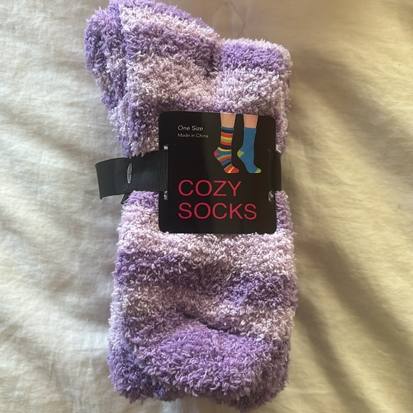 Beauty Bundle Lilly Pulitzer Cosmetic Bag Eye Tarte Brushes Masks Socks Ulta - Picture 6 of 14